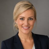 Dr. Julia Wagner